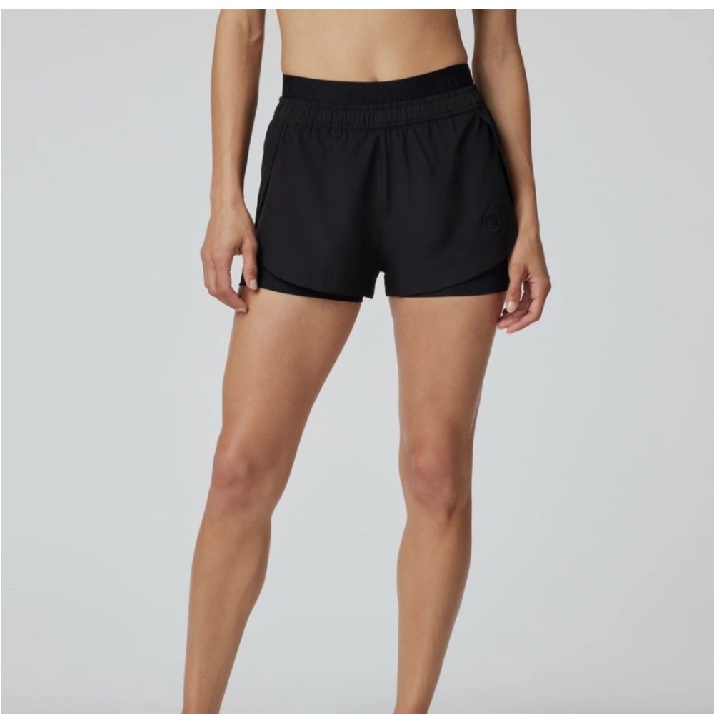 Vuori Luna Shorts Black